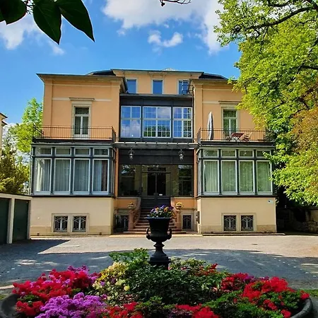 Haniel Oskar * דרזדן